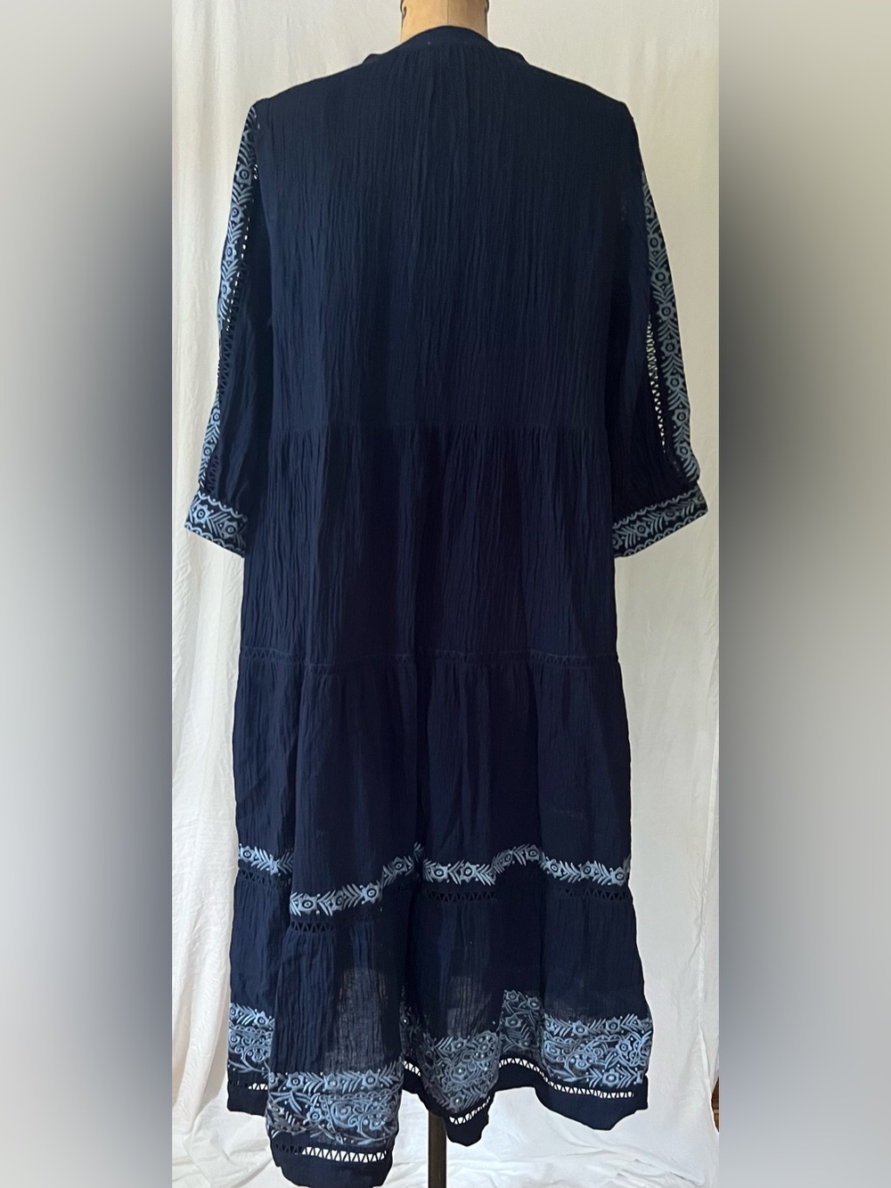 NWT Wrap London Embroidered
Crinkle Cotton & Linen Dress 6 - Picture 2 of 15